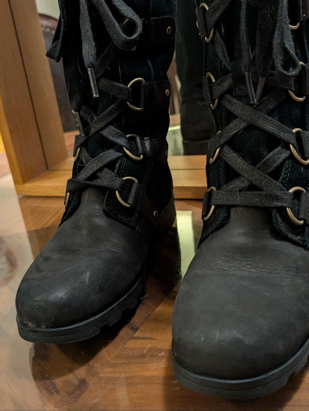 Sorel 1749271010 Emelie Lace Womens Black Leather, Sherpa Lined Suede Boot US 9